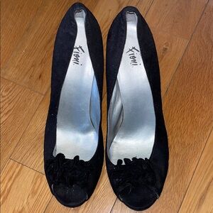 Fioni Women's Black Peep Toe Heels - Size 8.5